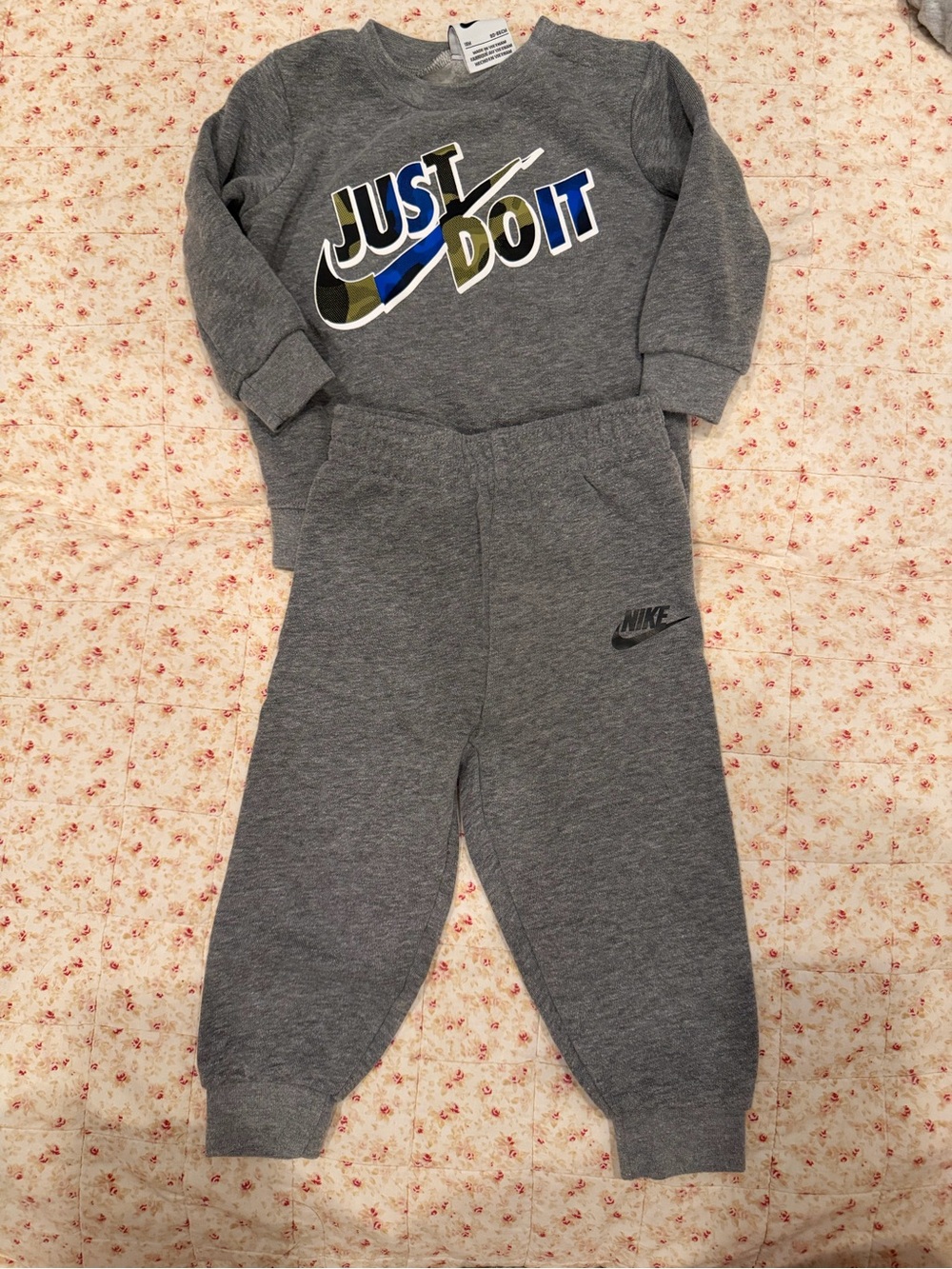 Nike Gray Kids Sweatshirt & Joggers Set with 'Just Do It' Graphic
